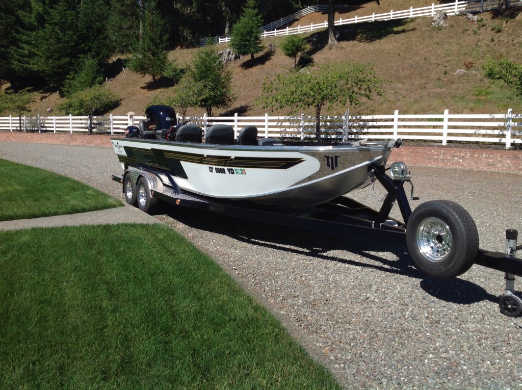 image (2) Willie Boats