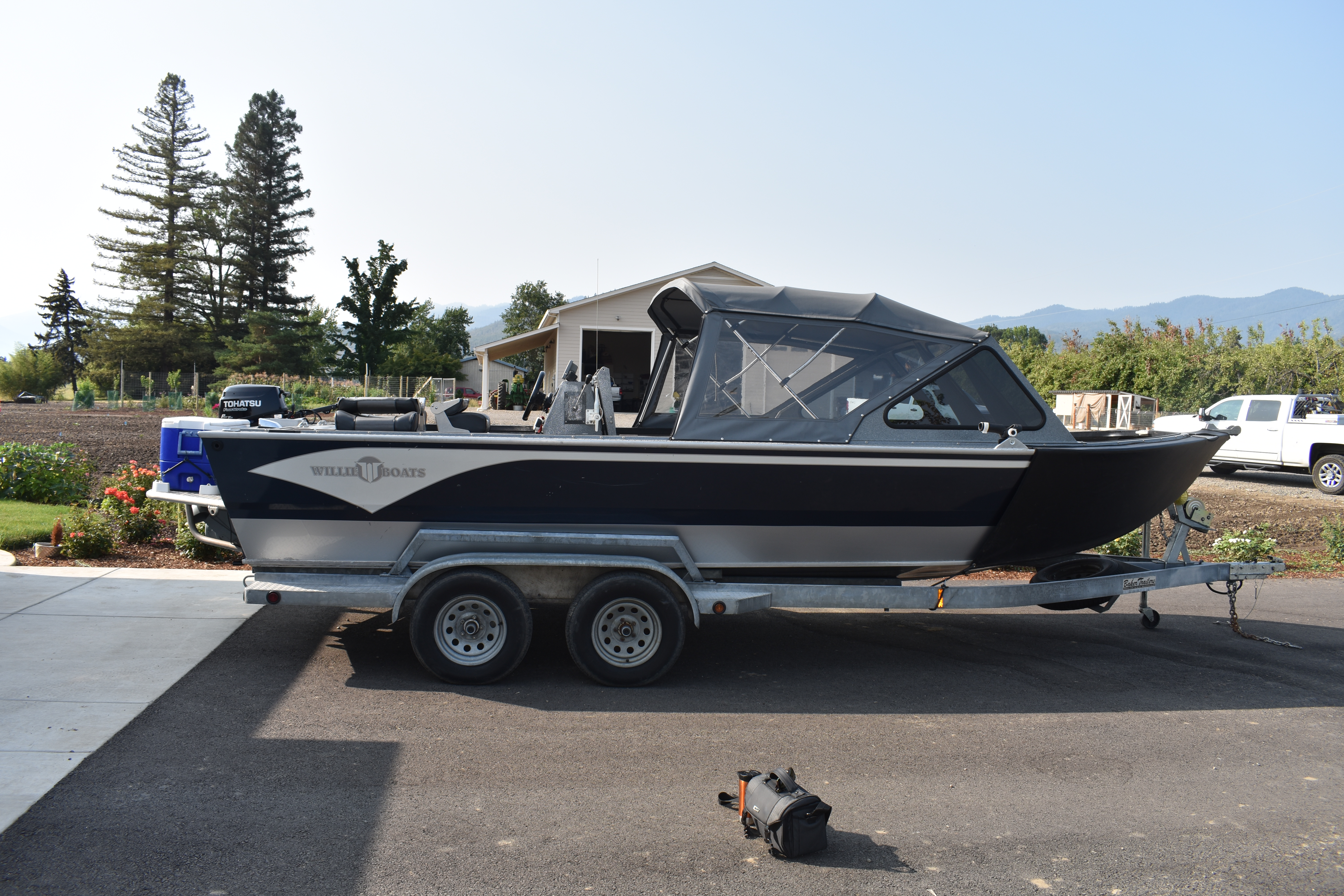 2006 Raptor, center console, aluminum diamond plate floor, 350 V8 inboard,  Hamilton 212 pump, one owner, approximately 250 hours on main motor , new  Tahatsu ...